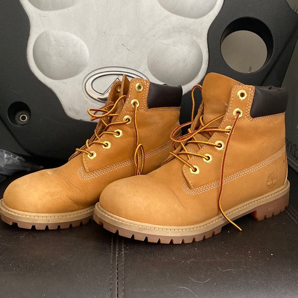 Timberland Boots - Picture 1 of 5